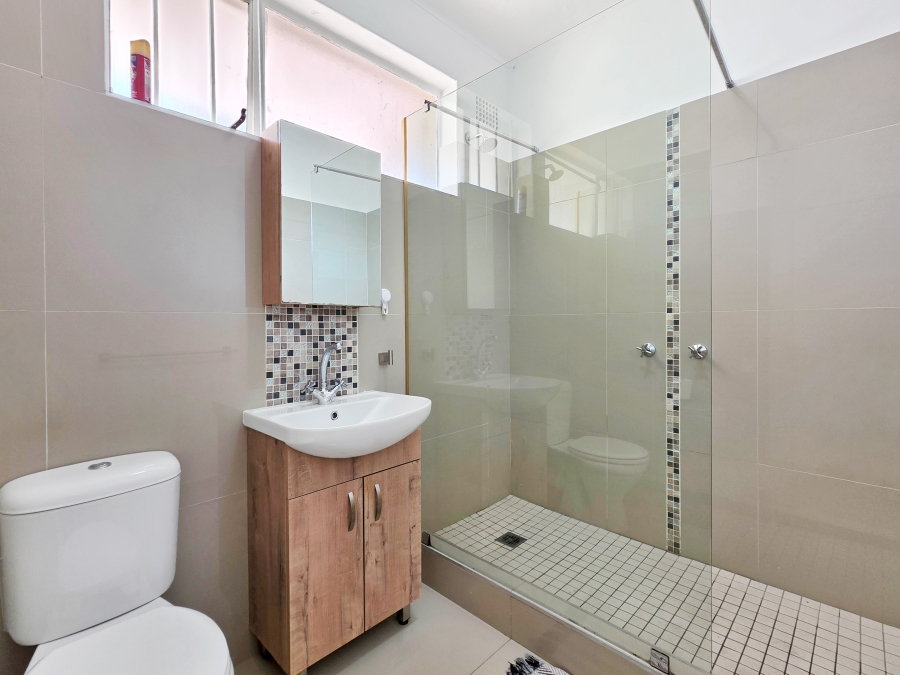 2 Bedroom Property for Sale in Sea Point Western Cape